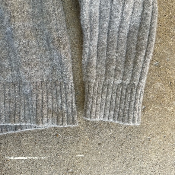 Banana Republic Heritage Collection Wide Rib Turtleneck Sweater Grey Sz Medium - Picture 5 of 7